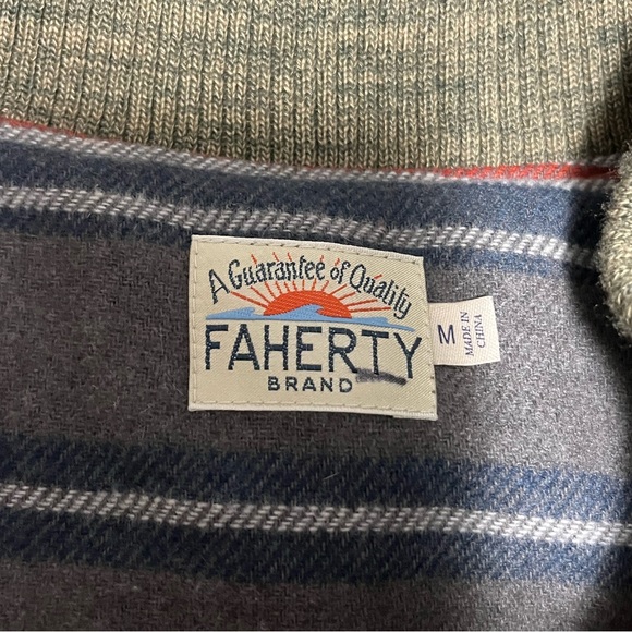 Faherty x STAG Men’s Exclusive Big Bend Wool and Down Puffer Vest - Picture 3 of 3